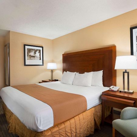 Days Inn By Wyndham Jacksonville Airport Экстерьер фото