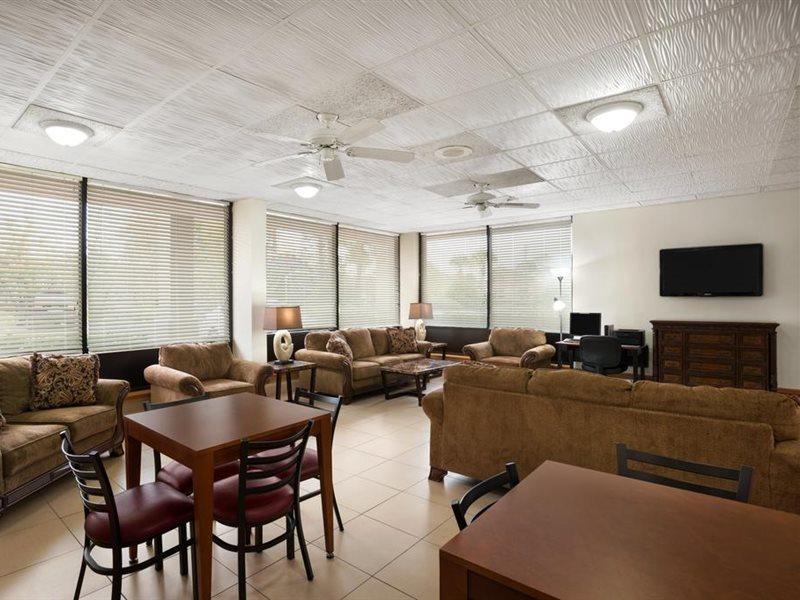 Days Inn By Wyndham Jacksonville Airport Экстерьер фото