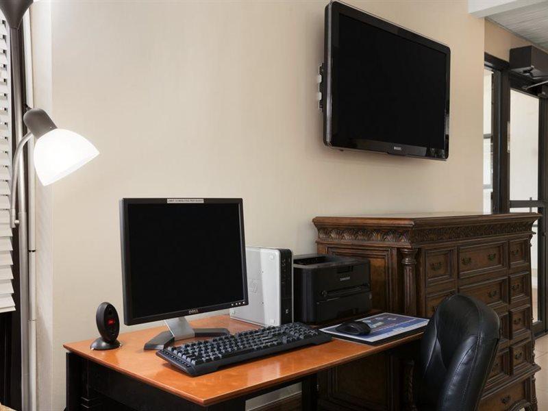 Days Inn By Wyndham Jacksonville Airport Экстерьер фото