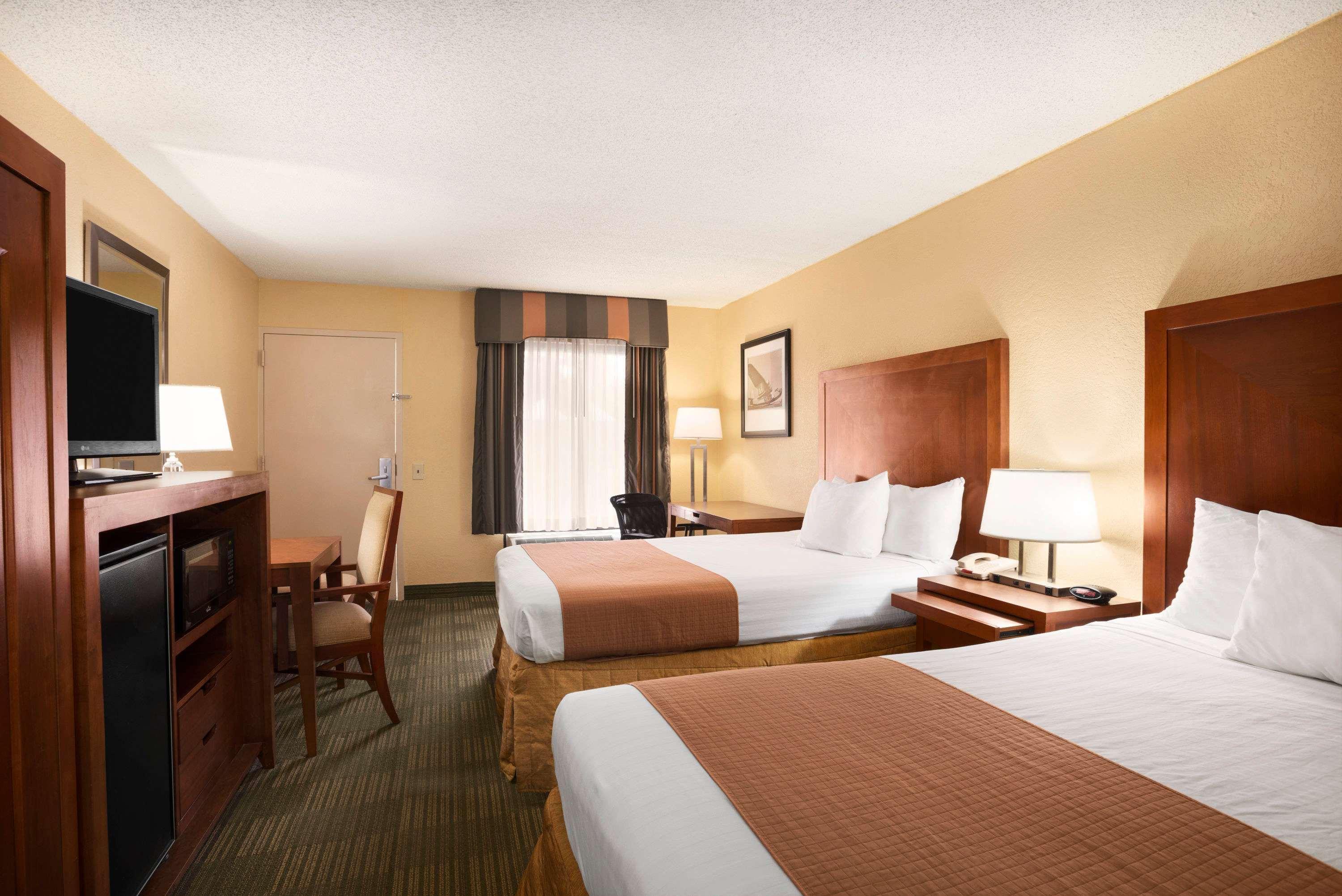 Days Inn By Wyndham Jacksonville Airport Экстерьер фото