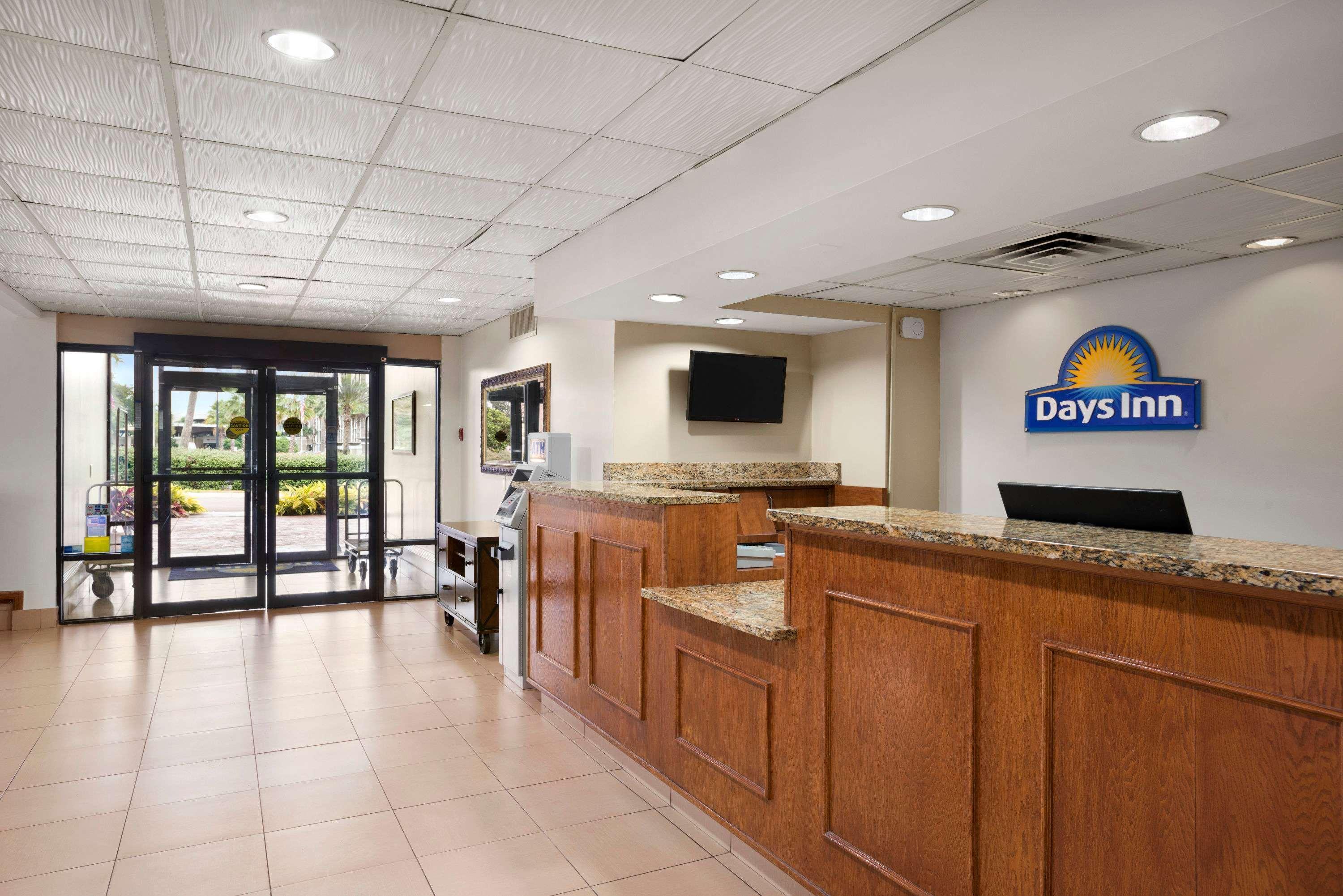 Days Inn By Wyndham Jacksonville Airport Экстерьер фото