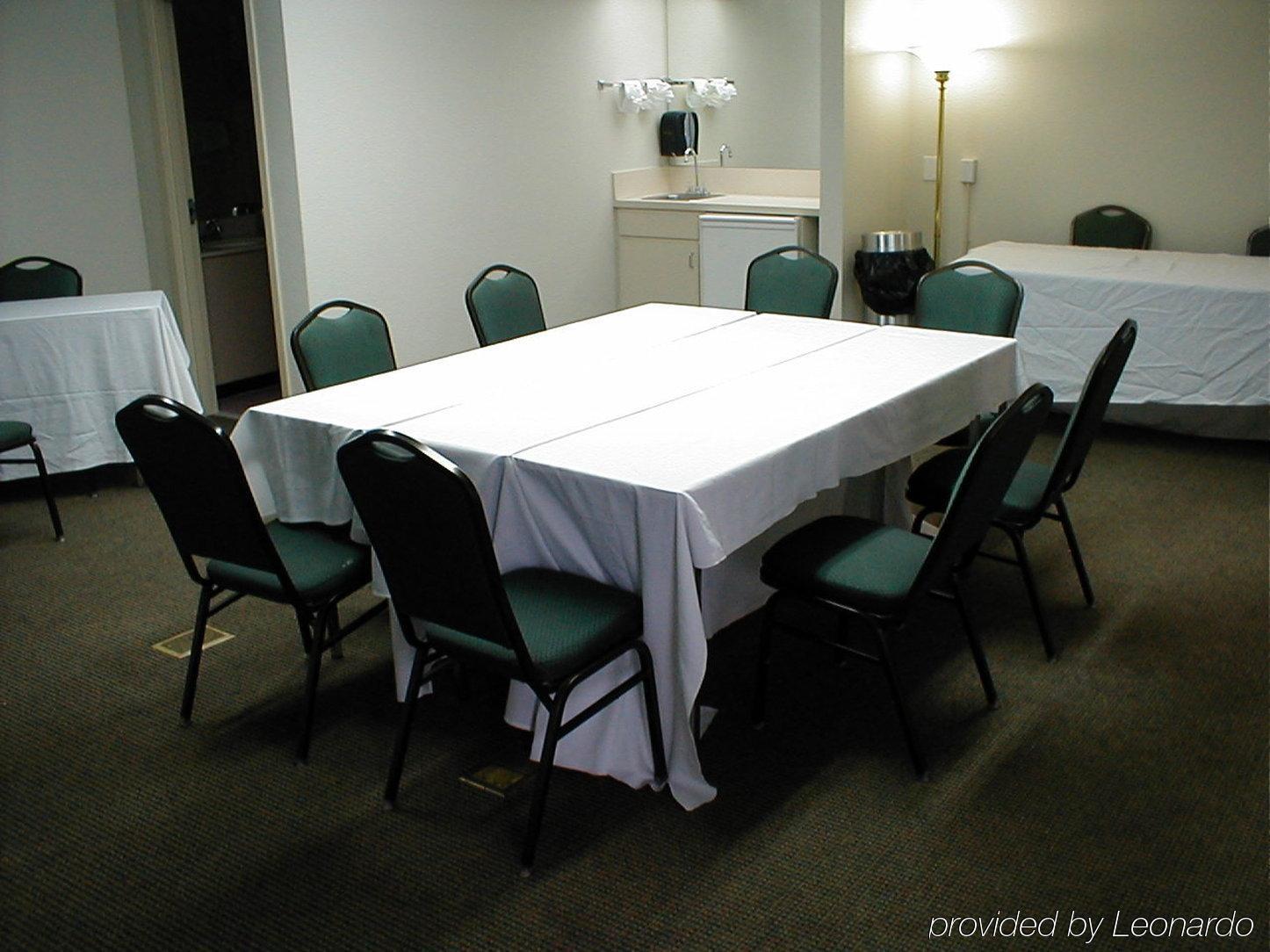 Days Inn By Wyndham Jacksonville Airport Удобства фото