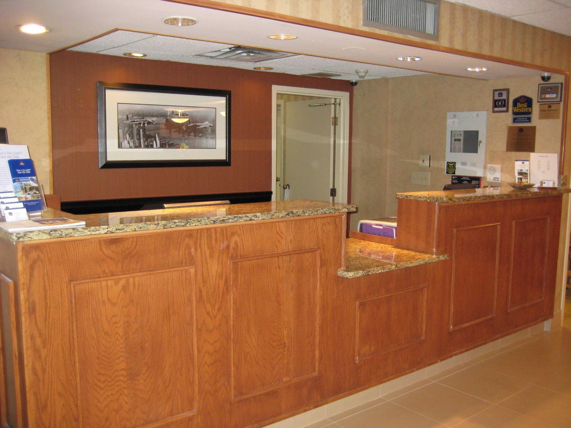 Days Inn By Wyndham Jacksonville Airport Экстерьер фото