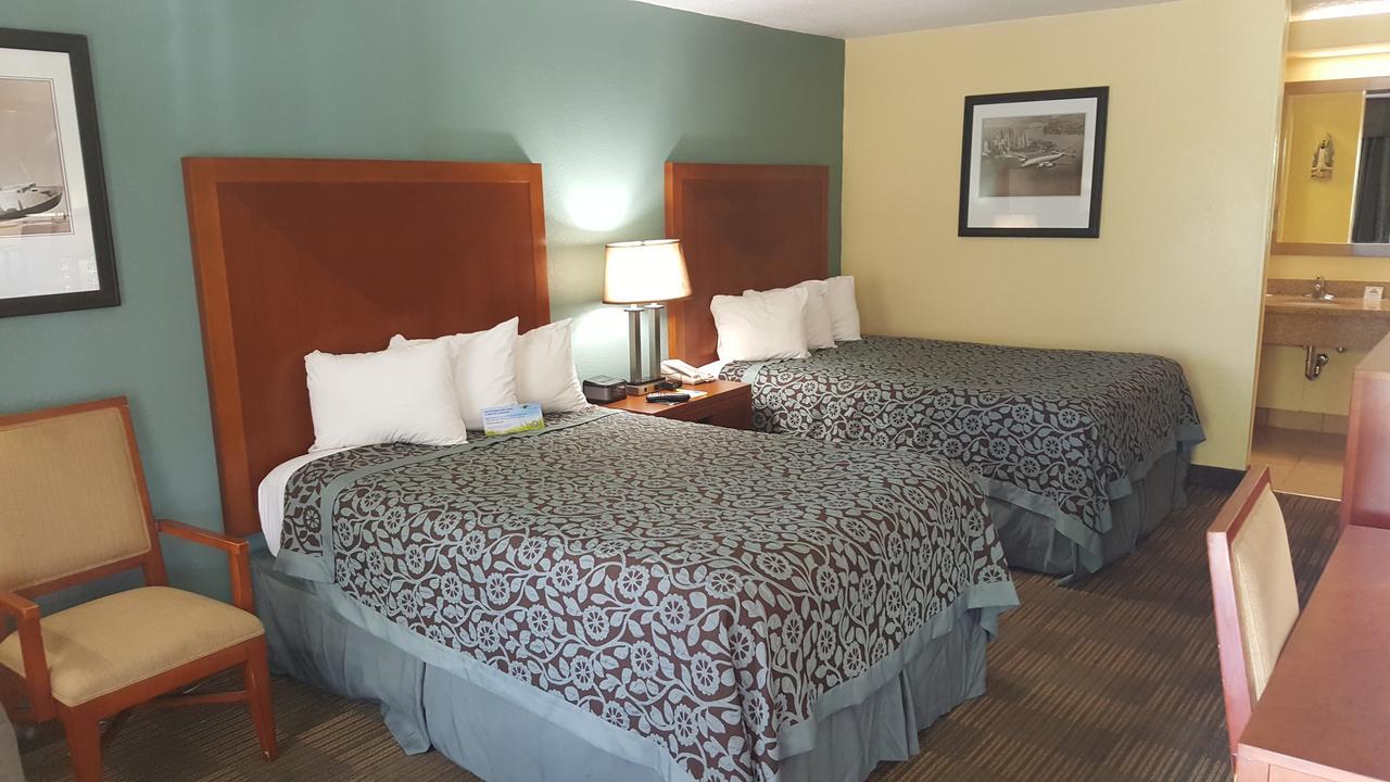 Days Inn By Wyndham Jacksonville Airport Экстерьер фото