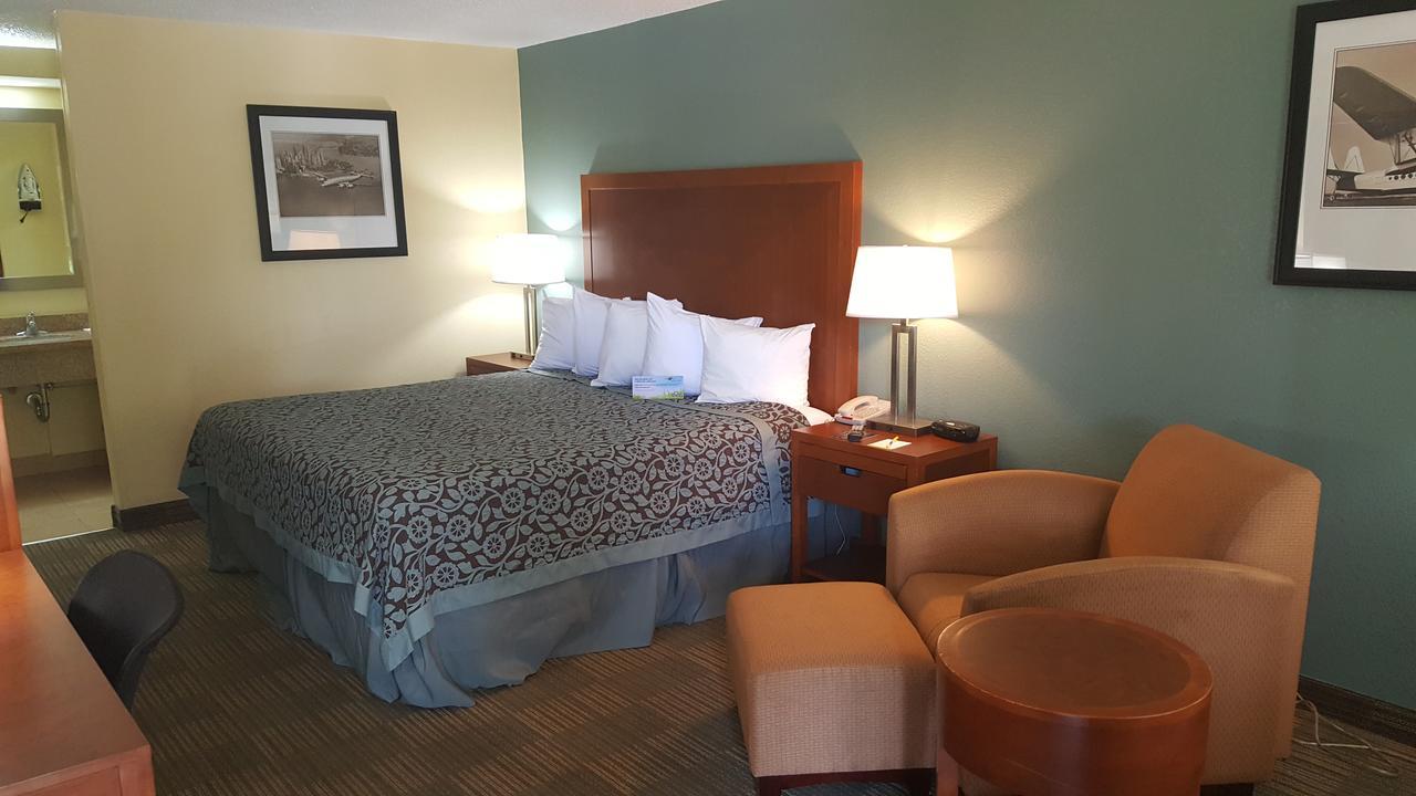 Days Inn By Wyndham Jacksonville Airport Экстерьер фото