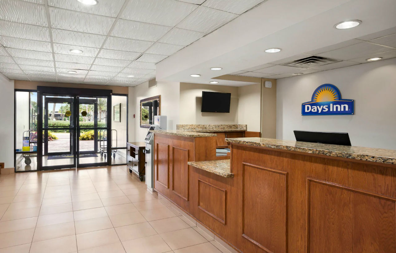 Days Inn By Wyndham Jacksonville Airport Экстерьер фото